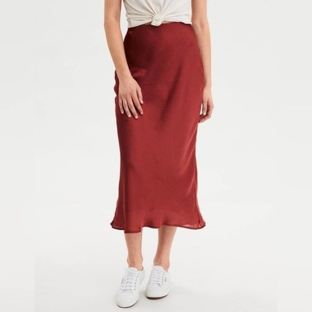 American Eagle Outfitter Red Silky Full Midi Zipper Skirt
